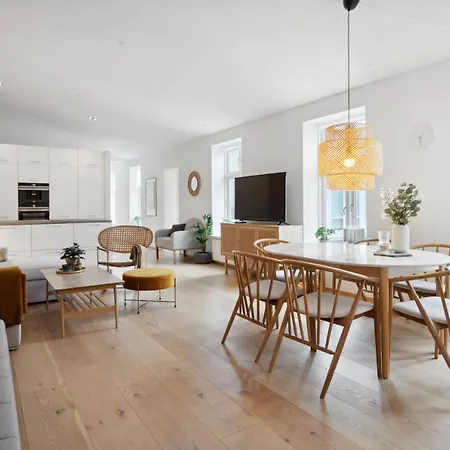 3-bedroom With Huge Terrace, Including Queen Size Beds